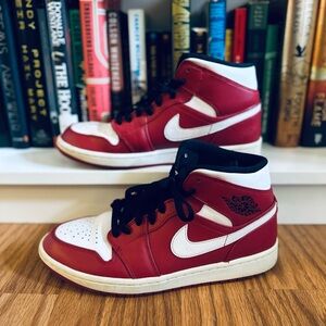 Nike Air Jordan 1 Mid Chicago Sneakers